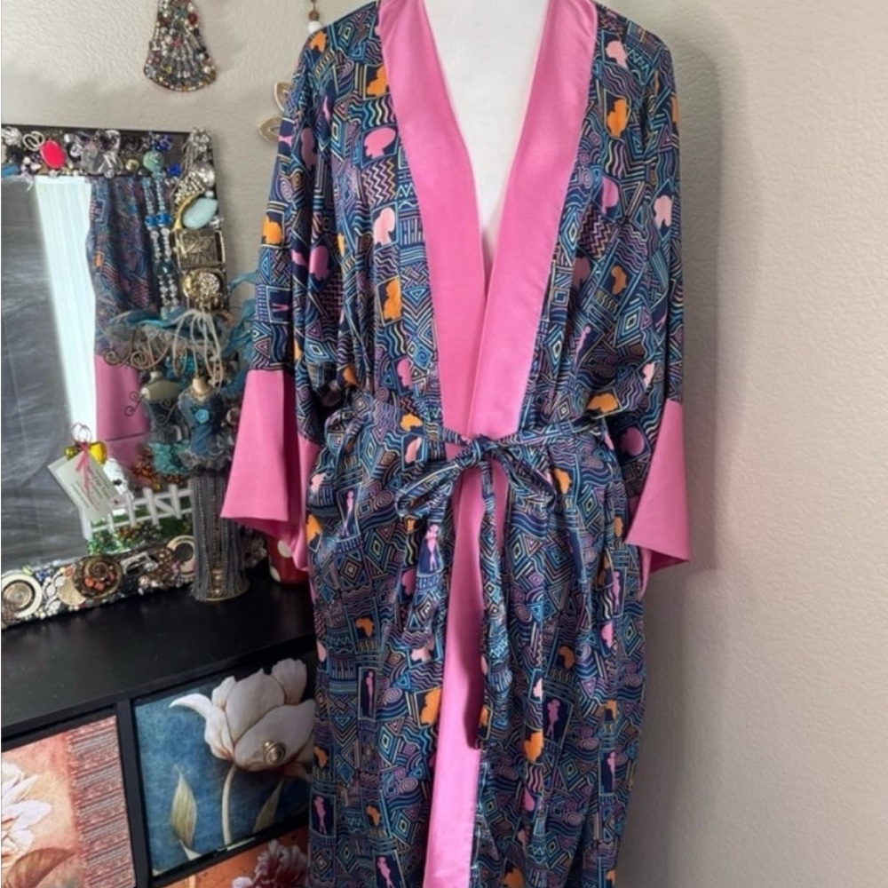Izzy & Liv Multicolor Long Robe with Belt One Size